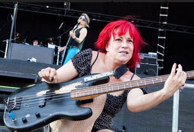 Jennifer Finch L7